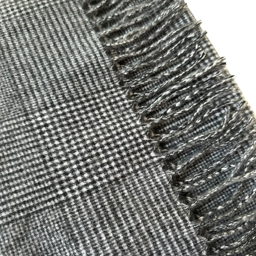 Banana Republic stylish checkered